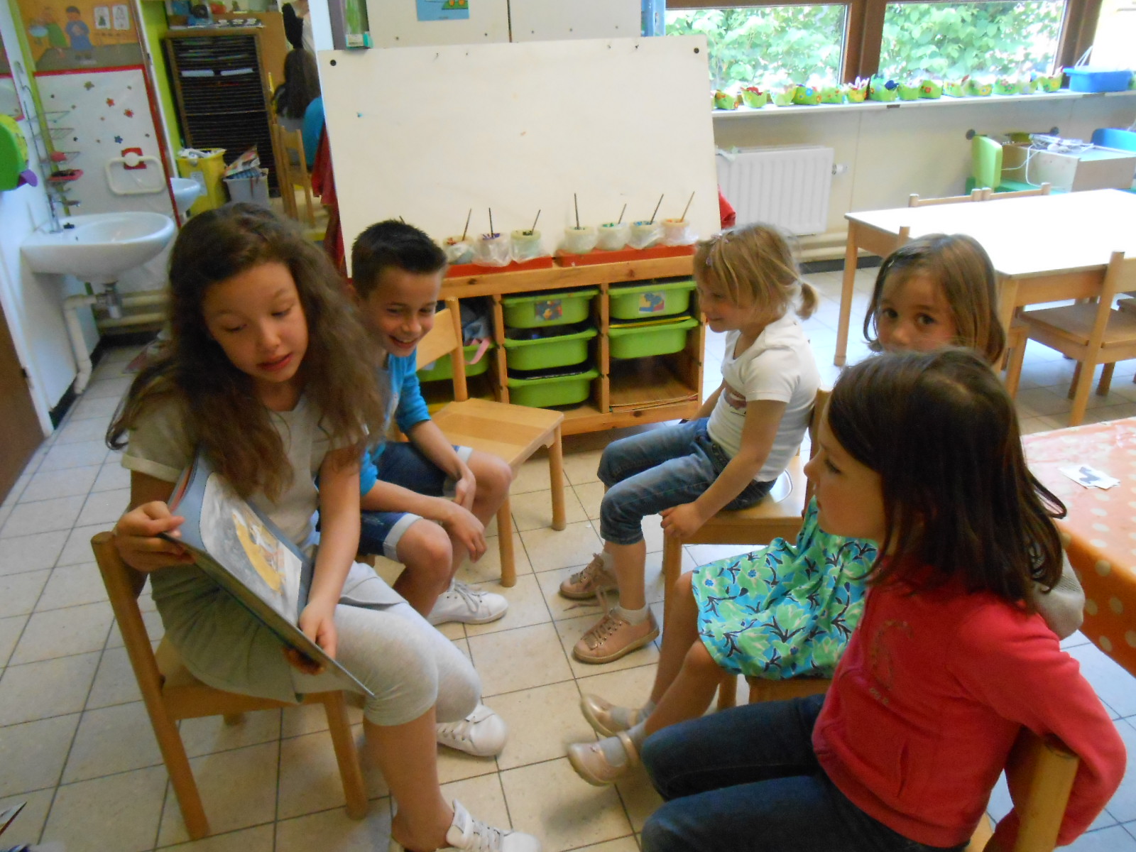 voorlezen in de kleuterschool